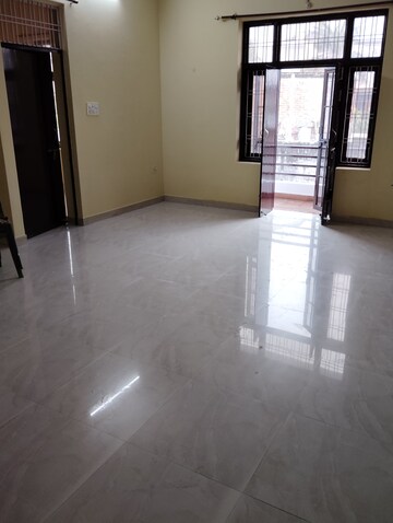 Room in 3 BHK Independent House at Vikas Nagar – for Rent