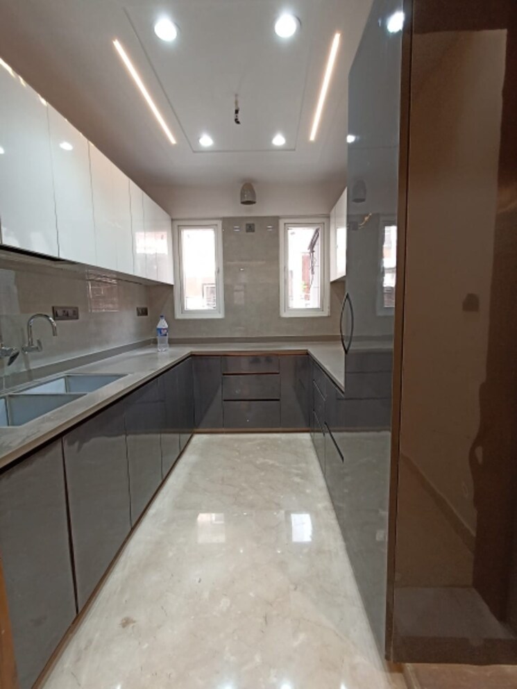 Kitchen, paschim vihar 3 Bedroom 1700 Sq.Ft. Builder Floor In Paschim Vihar Delhi 8281523