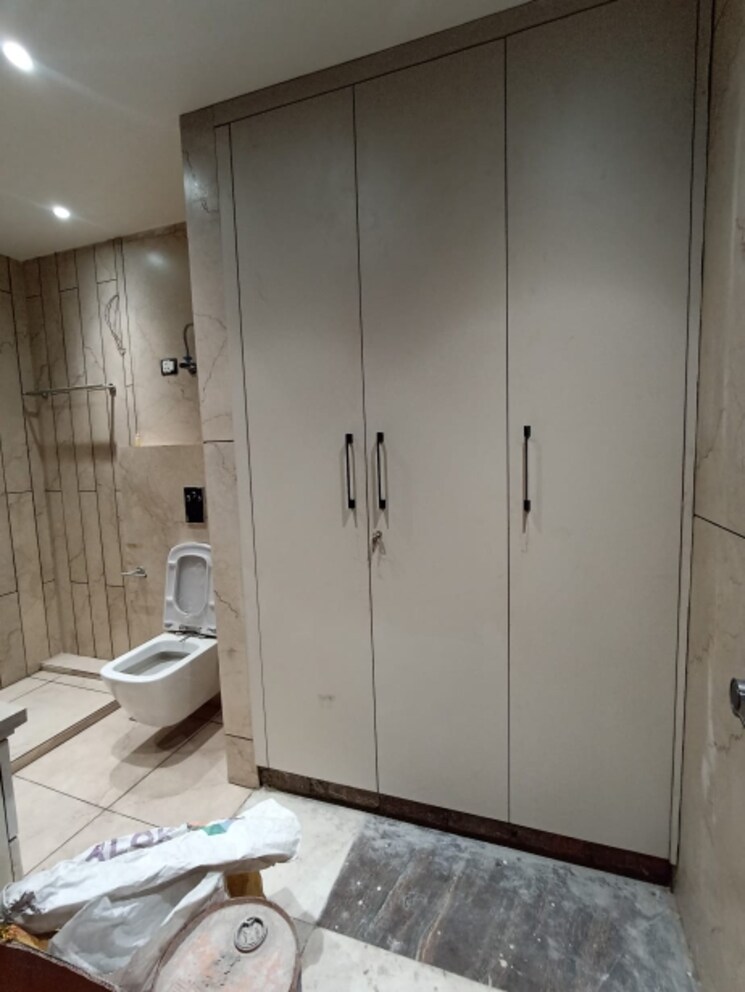 Bathroom, paschim vihar 3 Bedroom 1800 Sq.Ft. Builder Floor In Paschim Vihar Delhi 8281536