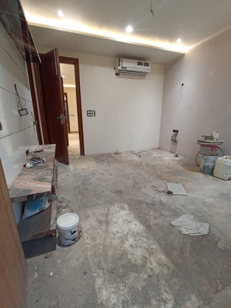 Bathroom, paschim vihar 3 Bedroom 1800 Sq.Ft. Builder Floor In Paschim Vihar Delhi 8281536