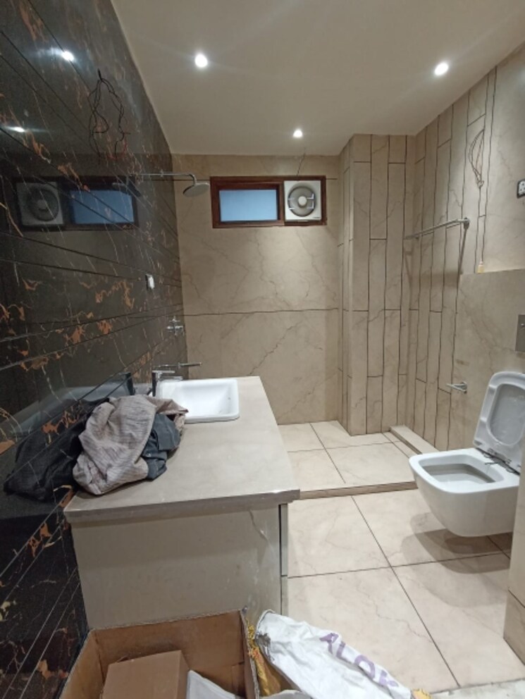 Master Bedroom, paschim vihar 3 Bedroom 1800 Sq.Ft. Builder Floor In Paschim Vihar Delhi 8281536