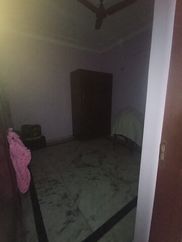 Room in 3 BHK Independent House at Sector 36 – for Rent