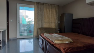 Living Room in 1.5 BHK Builder Floor at Greater Kailash I – for Rent
