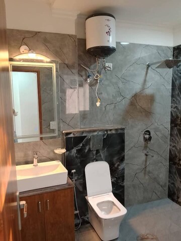 Master Bedroom in 3 BHK Builder Floor at Palam Vihar Residents Association, Palam Vihar – for Rent
