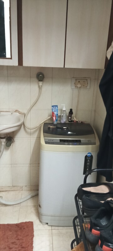 Furnished Amenities in 1 RK Apartment at Vile Parle West – for Rent
