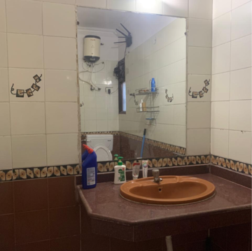 Bathroom in 1.5 BHK Builder Floor at Kalkaji – for Rent