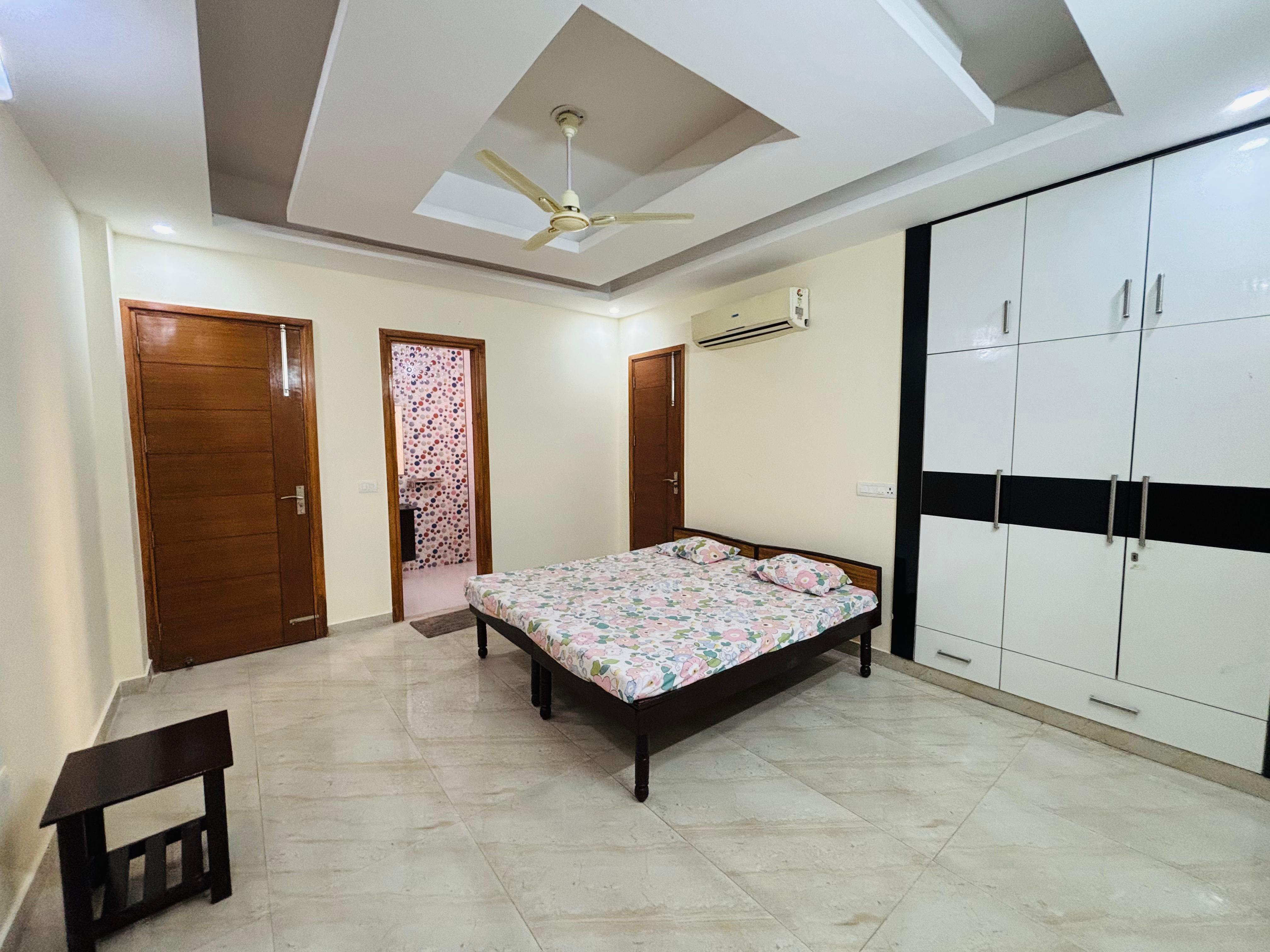 4 BHK + Servant Room Apartment For Sale in DLF Privana South