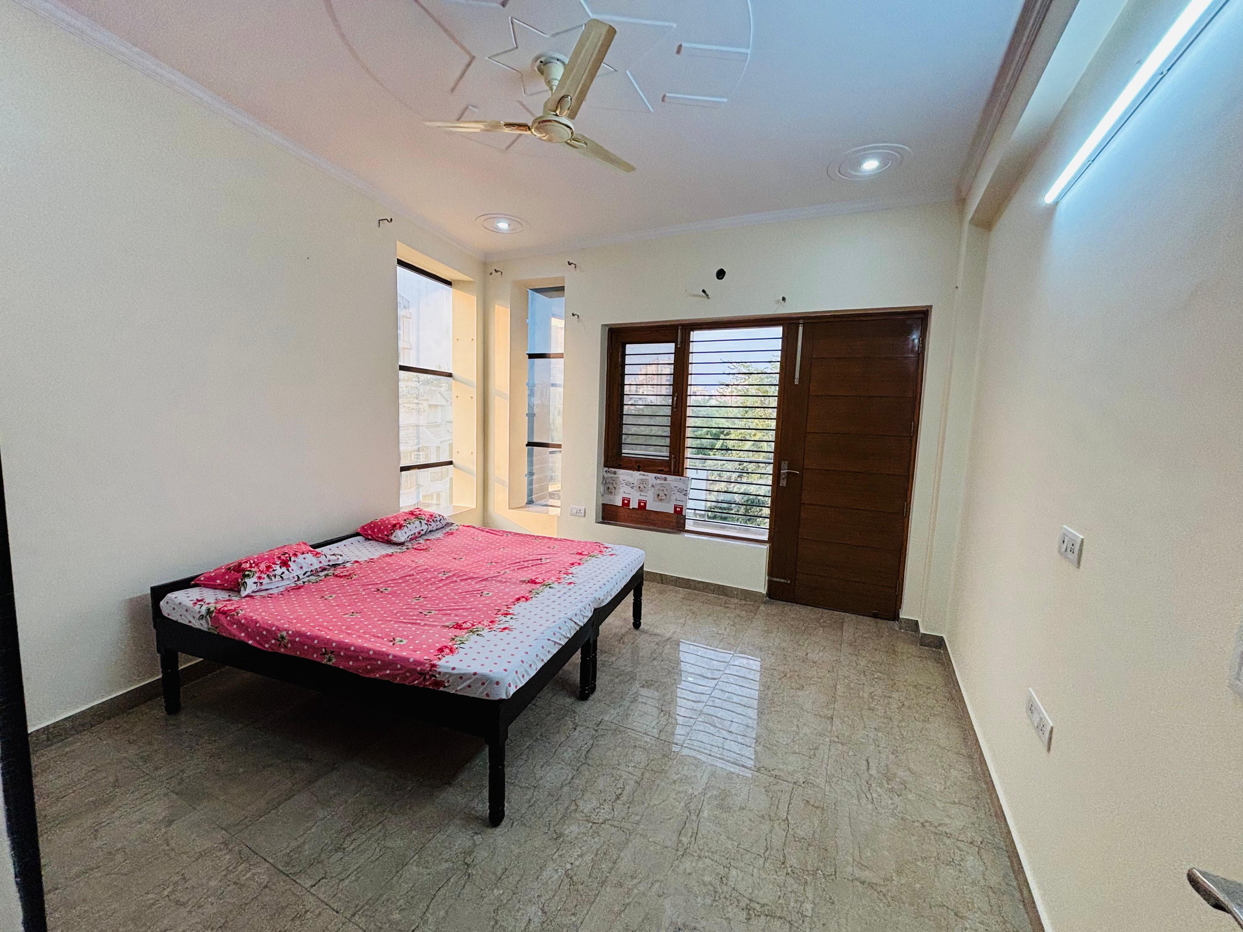 3 BHK + Servant Room 1966 Sq.Ft. Apartment in Bestech Park View Spa Next