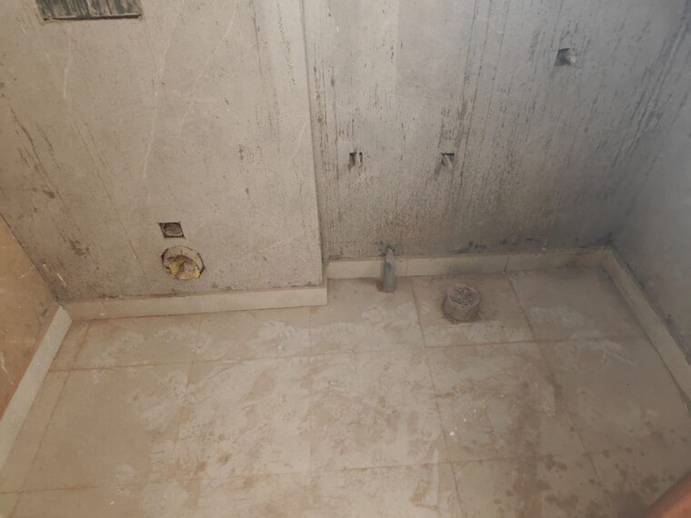 Bathroom, sector 73 3 Bedroom 1350 Sq.Ft. Builder Floor In Sector 73 Noida 8281696