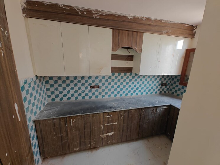 Bedroom, sector 73 3 Bedroom 1350 Sq.Ft. Builder Floor In Sector 73 Noida 8281696