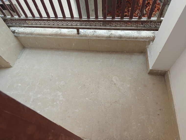 Balcony, sector 73 3 Bedroom 1350 Sq.Ft. Builder Floor In Sector 73 Noida 8281696