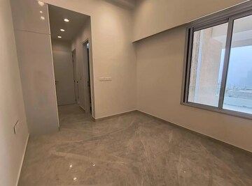 Room in 3 BHK Apartment at Indiabulls Sky Forest, Lower Parel – for Rent