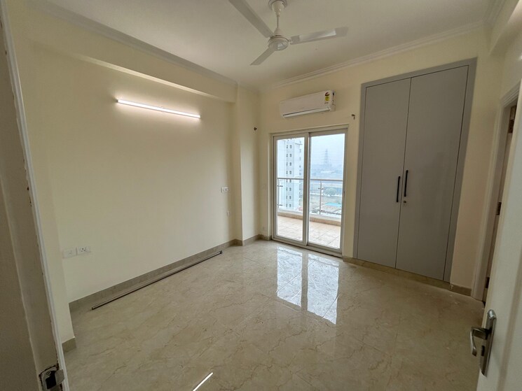 Room, shree-vardhman-victoria 3 Bedroom 1950 Sq.Ft. Apartment In Sector 70 Gurgaon 8281717