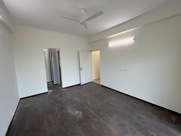 Room, shree-vardhman-victoria 3 Bedroom 1950 Sq.Ft. Apartment In Sector 70 Gurgaon 8281717