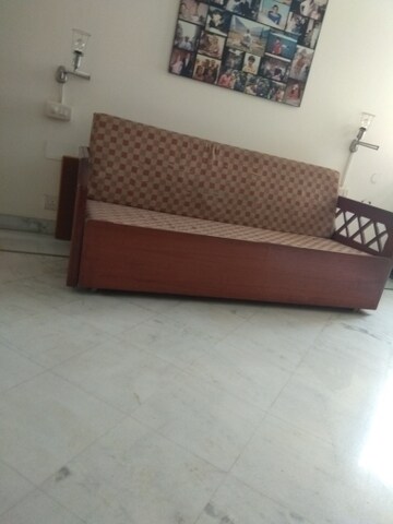 Bedroom in 6 BHK Independent House at Maharani Bagh – for Sale