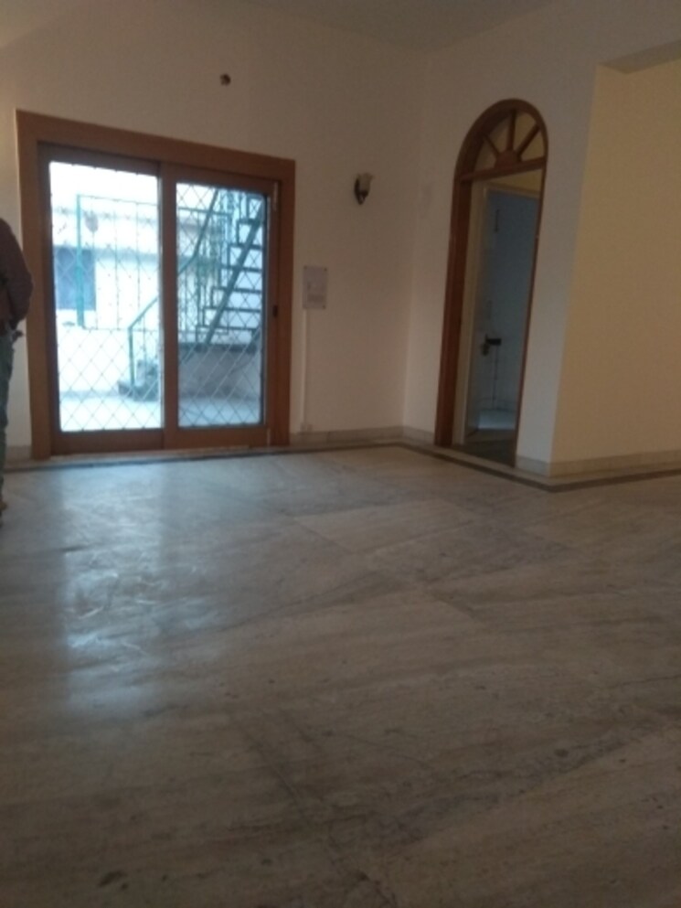 Room, maharani bagh 5 Bedroom 1999 Sq.Ft. Independent House In Maharani Bagh Delhi 8281727