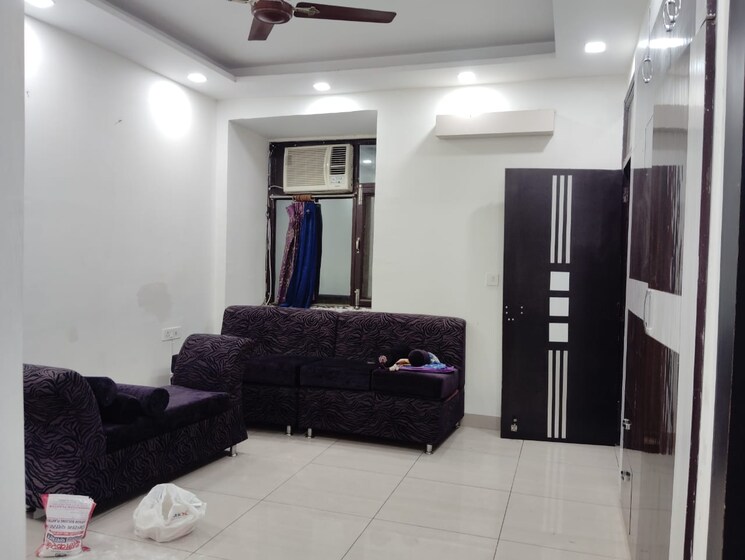 Living Room, paschim vihar 3.5 Bedroom 125 Sq.Yd. Apartment In Paschim Vihar Delhi 8281721