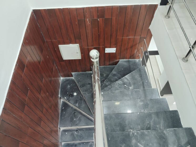 undefined, paschim vihar 3.5 Bedroom 125 Sq.Yd. Apartment In Paschim Vihar Delhi 8281721