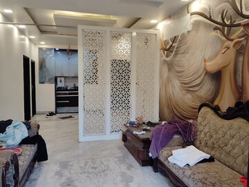 Living Room in 2.5 BHK Apartment at Paschim Vihar – for Rent