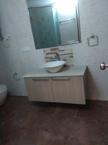 Bathroom in 6+ BHK Independent House at Maharani Bagh – for Sale