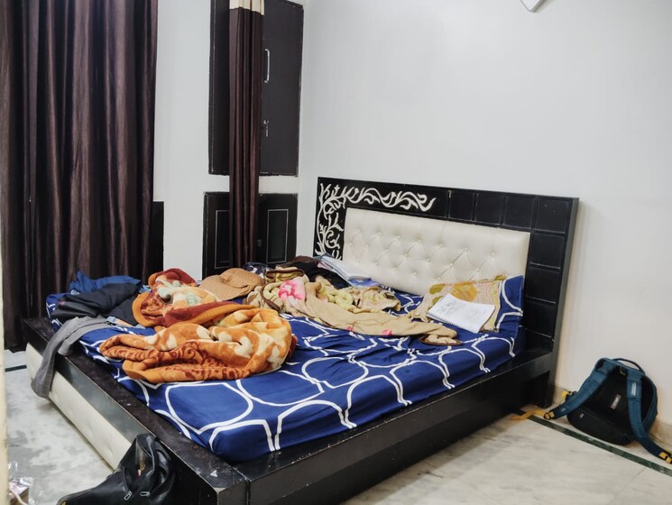 Bedroom, paschim vihar 3.5 Bedroom 130 Sq.Yd. Apartment In Paschim Vihar Delhi 8281745