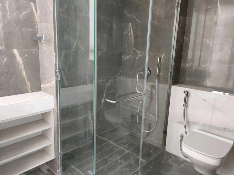 Bathroom, rustomjee-crown 5 Bedroom 3234 Sq.Ft. Apartment In Prabhadevi Mumbai 8281733