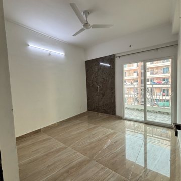 Room in 2 BHK Apartment at Migsun Vilaasa Walk, Eta Ii Greater Noida – for Rent