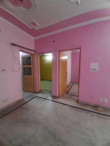 Furnished Amenities in 2 BHK Apartment at Sector 17, Dwarka – for Rent