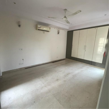 Room in 3 BHK Builder Floor at Chittaranjan Park – for Rent