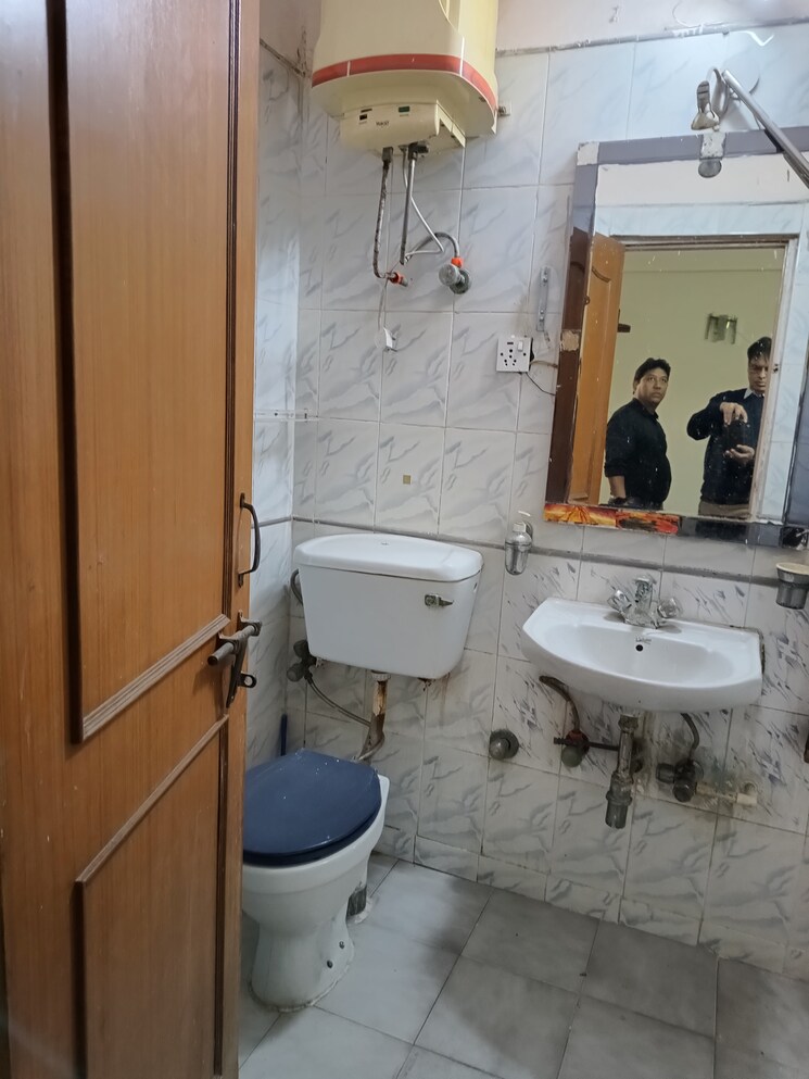 Bathroom, ekdant-shipra-regent-and-regal 2 Bedroom 760 Sq.Ft. Apartment In Indrapuram Ghaziabad 8281895