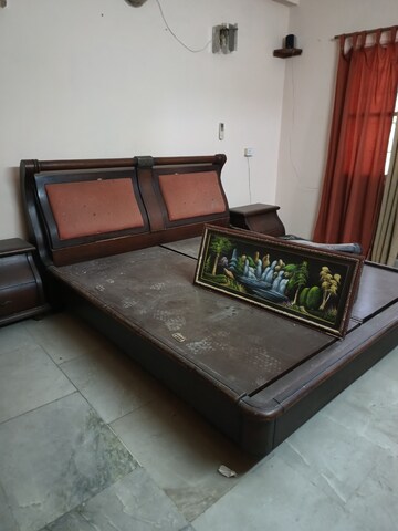 Furnished Amenities in 2 BHK Apartment at Ekdant Shipra Regent and Regal, Indrapuram – for Sale