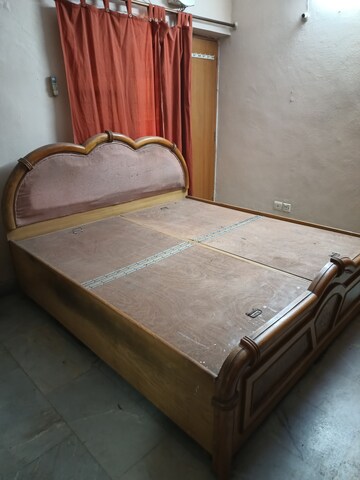 Furnished Amenities in 2 BHK Apartment at Ekdant Shipra Regent and Regal, Indrapuram – for Sale