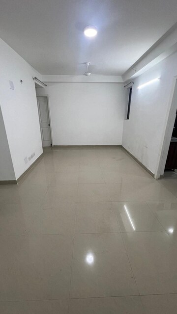 2 BHK Apartment For Rent in Nimbus The Hyde park, Sector 78