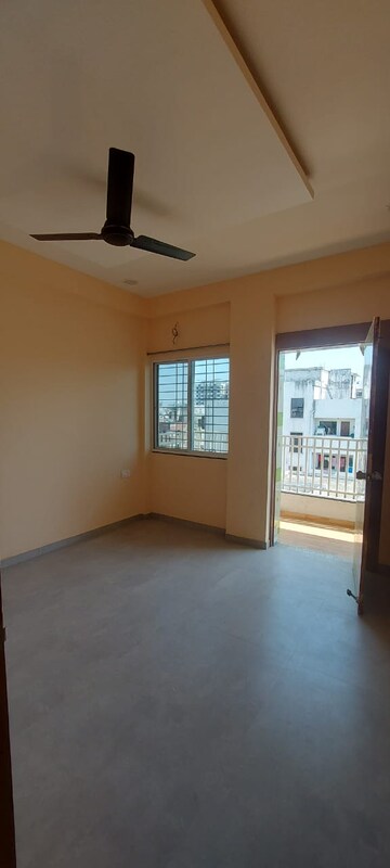 Room in 3 BHK Apartment at Manish Nagar – for Rent