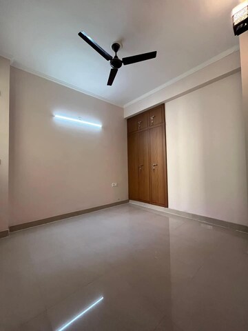 3 BHK Apartment For Rent in Nimbus The Hyde park, Sector 78