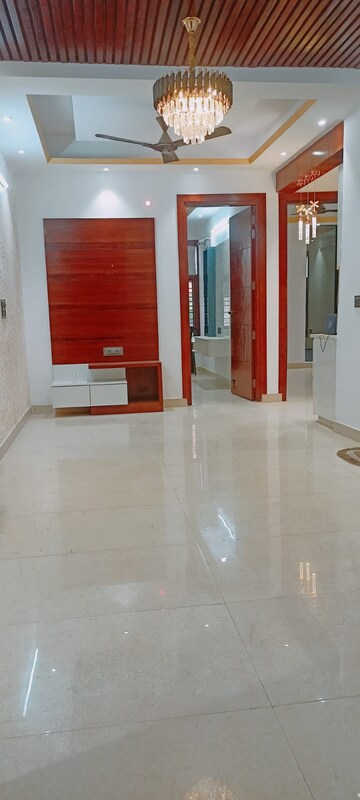 Building Lobby in 2 BHK Builder Floor at Himalaya Apartment Vasundhara, Vasundhara Sector 5 – for Sale