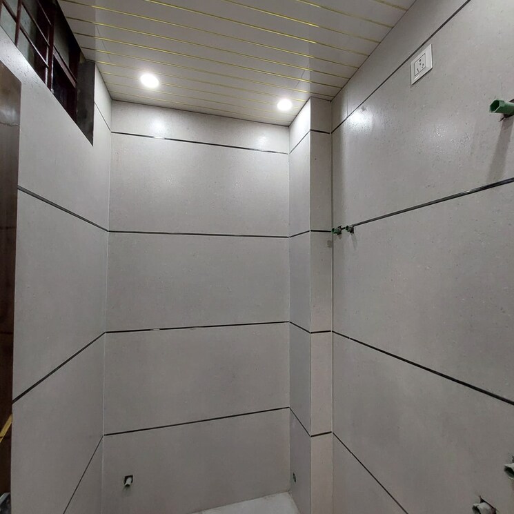 Bathroom, vasundhara sector 11 2 Bedroom 950 Sq.Ft. Builder Floor In Vasundhara Sector 11 Ghaziabad 8281965