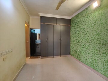 Room in 1 BHK Apartment at Riddhi Garden, Malad East – for Rent