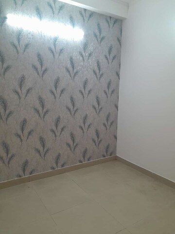 Room in 3 BHK Builder Floor at Shri Ram Plaza Vaishali, Vaishali Sector 4 – for Sale
