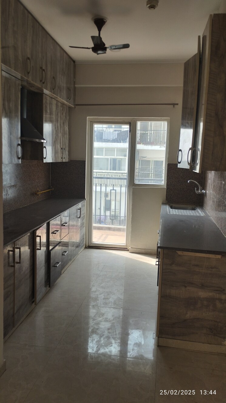 Kitchen, amrapali-silicon-city 2 Bedroom 1075 Sq.Ft. Apartment In Sector 76 Noida 8282053