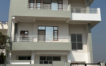 6+ BHK Independent House For Rent in Sushant Golf City