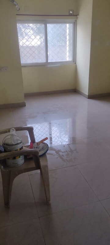 Living Room in 3.5 BHK Apartment at Sargam Apartment, Jankipuram – for Rent