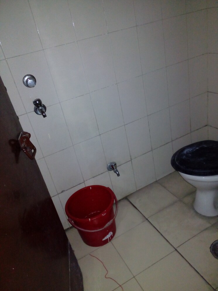 Bathroom, molarband extension 1 Bedroom 516 Sq.Ft. Apartment In Molarband Extension Delhi 8282102