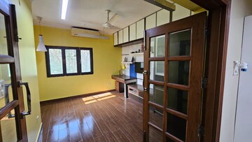 Room in 4 BHK Apartment at Sarita Vihar – for Rent