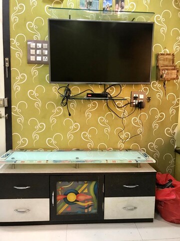 Room in 1 BHK Apartment at Hiranandani Meadows Kopar Khairane, Kopar Khairane Sector 14 – for Rent