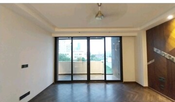 Room in 3 BHK Apartment at Mahindra Luminare, Sector 59 – for Rent
