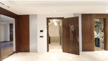 Room in 3 BHK Apartment at Mahindra Luminare, Sector 59 – for Rent