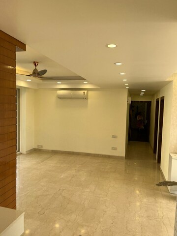 Room in 4 BHK Apartment at Mahindra Luminare, Sector 59 – for Rent
