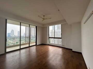 Room in 3 BHK Apartment at Mahindra Luminare, Sector 59 – for Rent