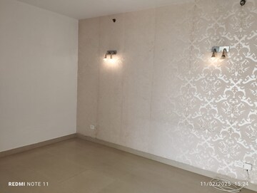 Room in 2 BHK Apartment at Alphacorp Gurgaon One 84, Sector 84 – for Rent